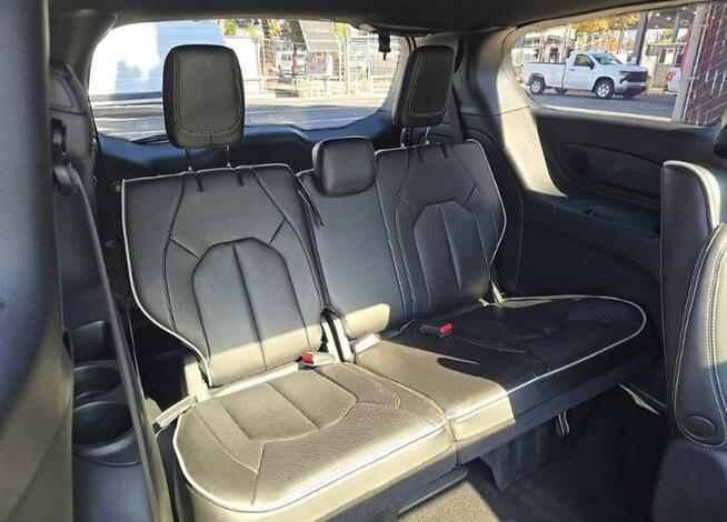 Chrysler Pacifica LIMITED / pakiet S / niski przebieg Białystok - zdjęcie 11