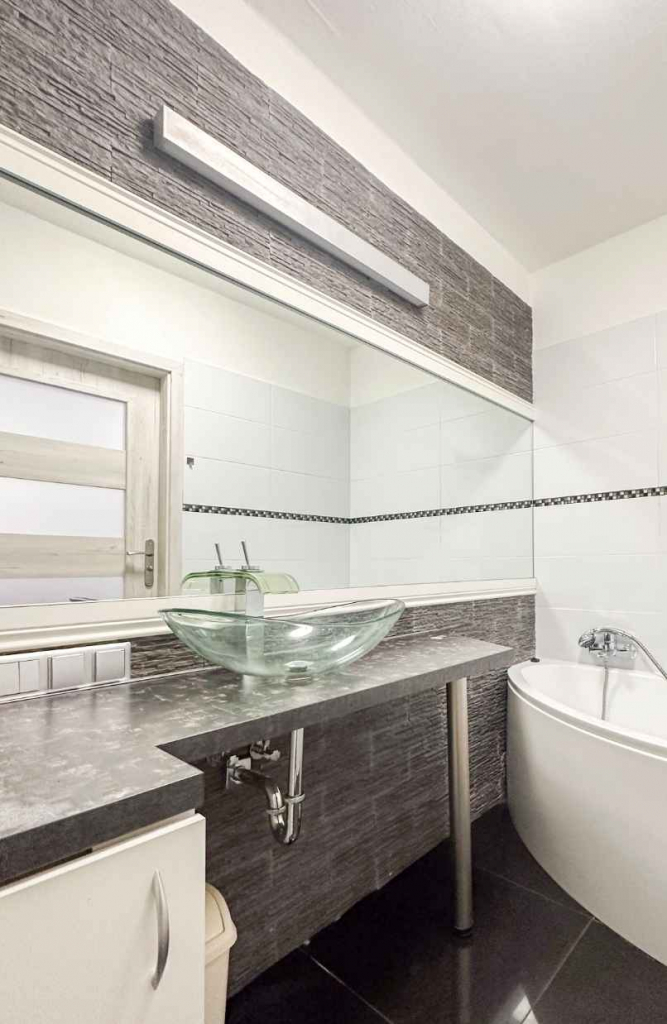 1pok, 37met, okolice Skarbowców BALKON/WINDA/2007 (Wrocław) Krzyki - zdjęcie 5