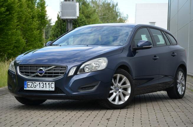Volvo V60 SUPER STAN  1.6D2 Navi Start/Stop 2xParktronik Alu Gwarancja Kutno - zdjęcie 2