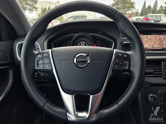Volvo V40 2.0 Momentum 122KM FULL LED skóra NAVI pdc BEZWYPADEK 2019 Tychy - zdjęcie 7