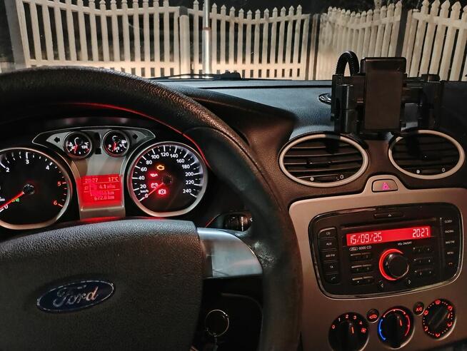 Ford Focus mk2 polift 2010 kombi 1,6 TDCI Poświętne - zdjęcie 7