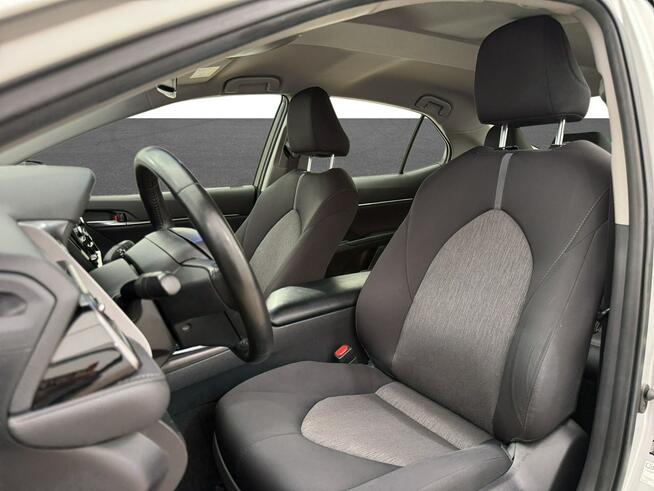 Toyota Camry 2.5 Hybrid Comfort CVT Sedan Warszawa - zdjęcie 10