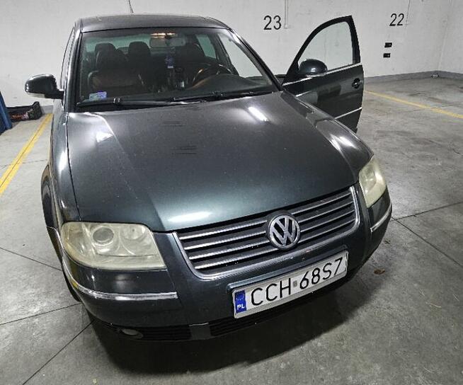VW PASSAT B5 FL z 2004 roku z silnikiem 2.5 V6 diesel Toruń - zdjęcie 1