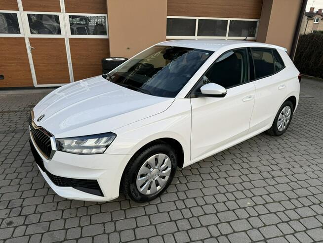 Škoda Fabia 1,0 65KM  Klima  CarPlay  Ledy  Vat23%  Serwis Orzech - zdjęcie 12