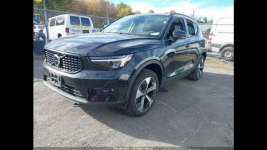 Volvo XC 40 Bogata wersja wyposażenia / AWD / B5