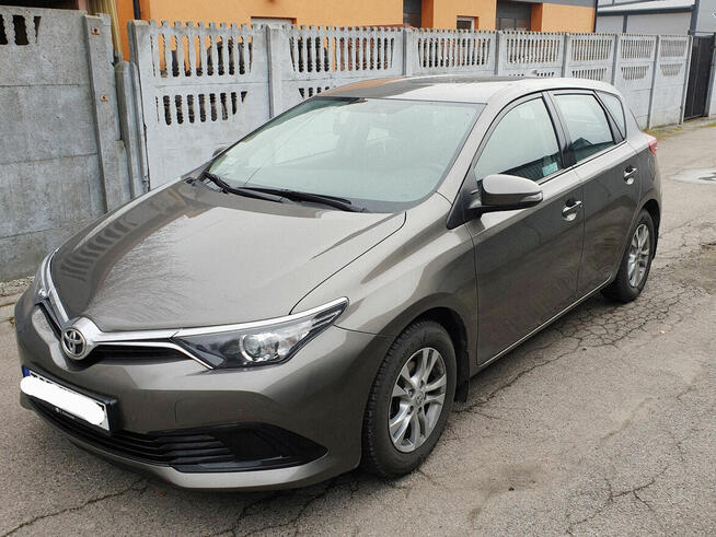 Toyota Auris 1.33 VVT-i Active bezwypadkowy niski przebieg Starachowice - zdjęcie 1