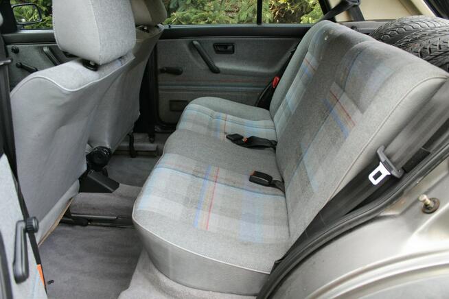 Volkswagen Golf Benzyna 5 drzwi Oldtimer 1988 Lubań - zdjęcie 11