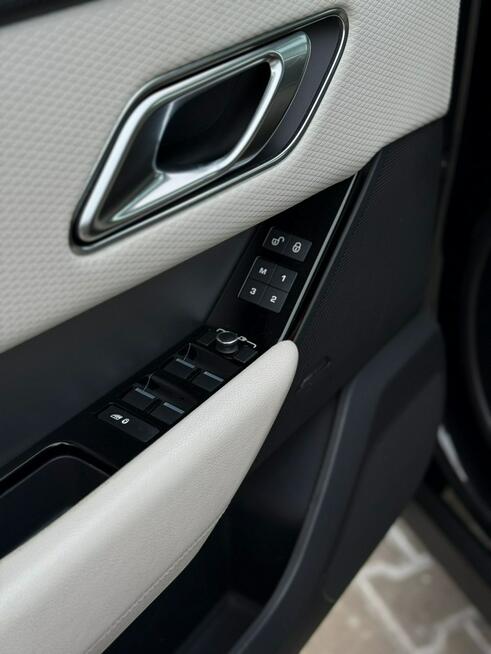 Range Rover Velar 2.0L T/C 240KM Diesel AWD R-DYNAMIC S Łódź - zdjęcie 12
