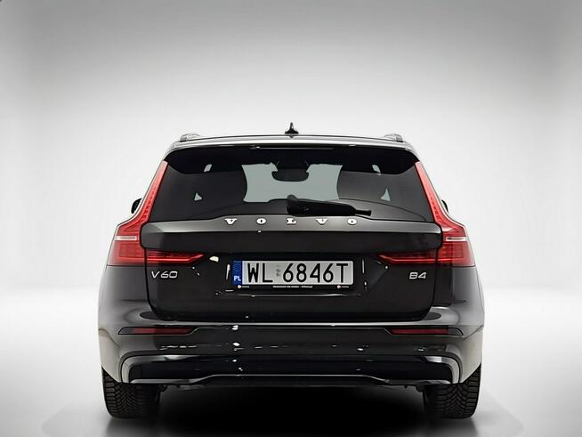 Volvo V60 B4 D Plus Dark aut ! Z Polskiego Salonu ! Faktura Vat ! Warszawa - zdjęcie 4