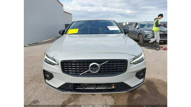 Volvo S60 / 2.0 250KM / Bogate wyposażenie / niski przebieg / Tarnów - zdjęcie 3