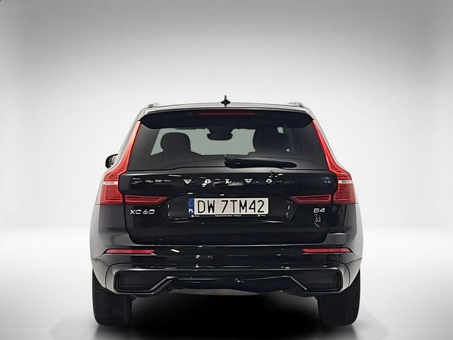 Volvo XC 60 B4 B Plus Dark aut ! Z Polskiego Salonu ! Faktura Vat ! Warszawa - zdjęcie 4