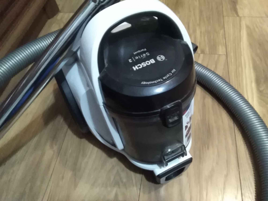 Odkurzacz Bosch Wilda - zdjęcie 1