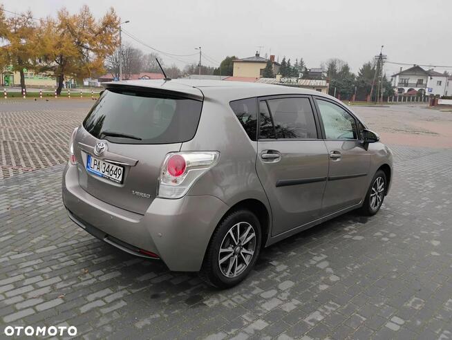 Toyota Verso 1.8 Benzyna, Premium 2015r, 111550km. PANORAMA Parczew - zdjęcie 4