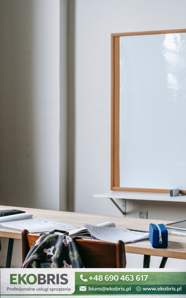 Sprzątanie szkół z Ekobris – czystość na medal! 🧹✨ Śródmieście - zdjęcie 11