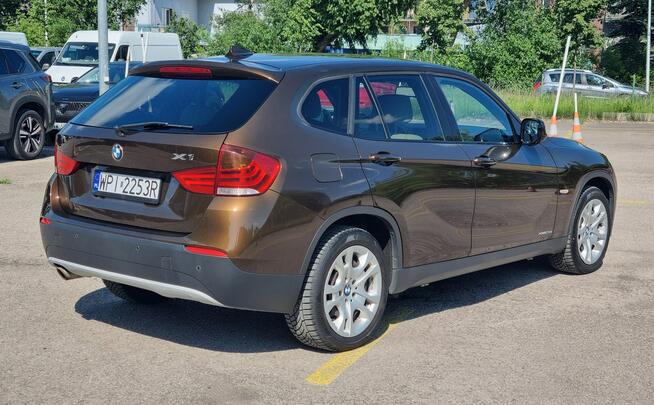 BMW X1 2.0d 204KM xDrive Bogata wersja LUXE MarrakeshBrown Skóry HiFi Warszawa - zdjęcie 7