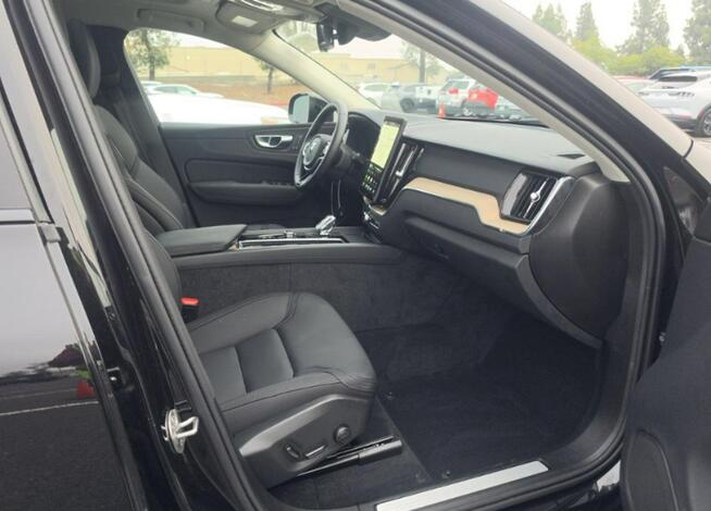 Volvo XC 60 Bogata wersja wyposażenia / AWD / B5 Chwaszczyno - zdjęcie 10