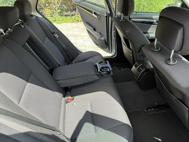 Mercedes C 180 Bardzo zadbana - 100% oryginalny przebieg Poznań - zdjęcie 9