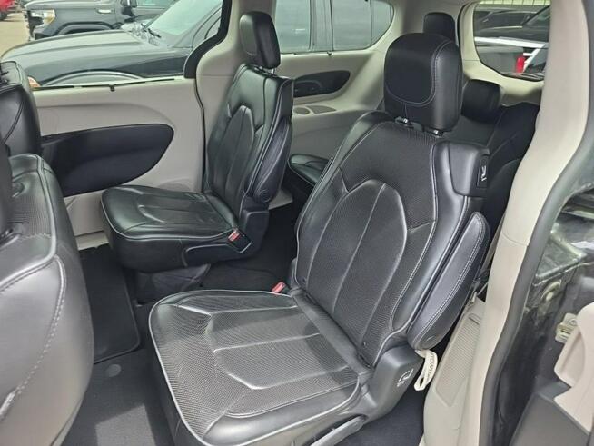 Chrysler Pacifica LIMITED / niski przebieg / mała szkoda Tarnów - zdjęcie 9