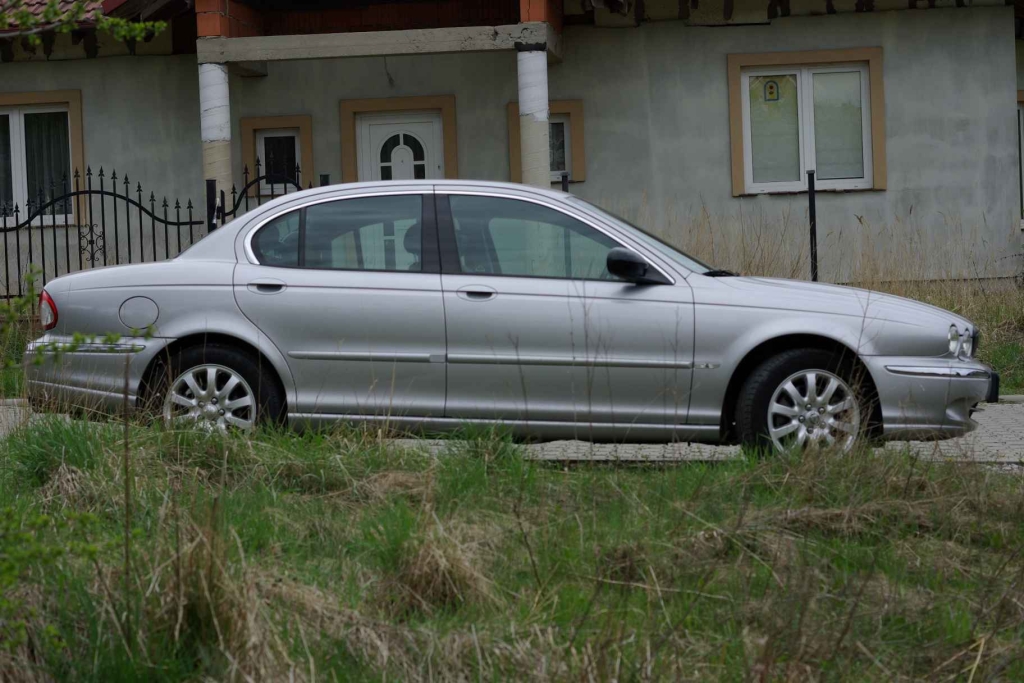 Jaguar X-Type 2.5 V6 4x4 - 2001, 150 tkm, 196 KM, Benzyna - 13000 zł Wełnica - zdjęcie 2