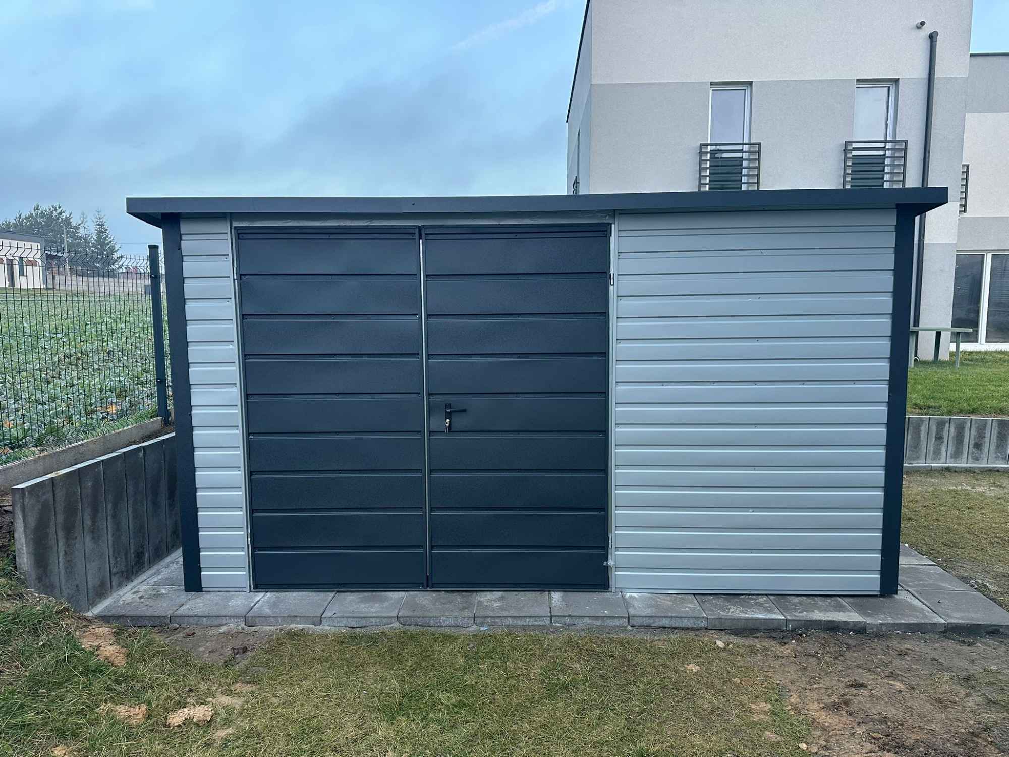 Domek narzędziowy 4m x 2.5m schowek ogrodowy srebrny + grafit Proboszczowice - zdjęcie 4