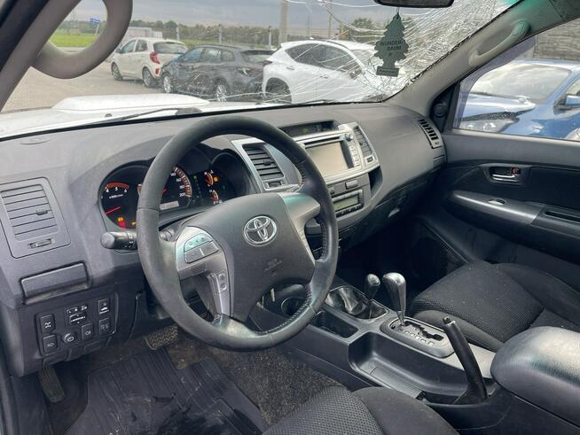Toyota Hilux Executive 4x4 Klimatyzacja Hak Kamera Gliwice - zdjęcie 8