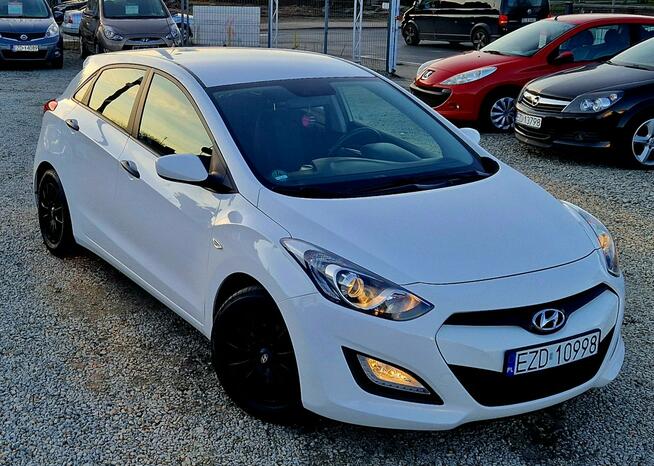 Hyundai i30 Pedantyczny Stan! Prywatnie! Niski przebieg! Zamiana też! Zduńska Wola - zdjęcie 6