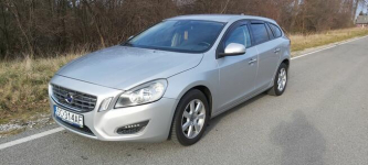 Volvo V60 1,6D Kinetic 115KM 2011r 193 500km NAVI zarej. Skarżysko-Kamienna - zdjęcie 2