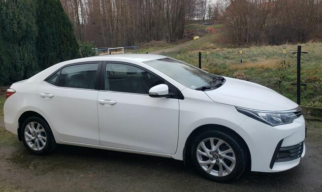 Toyota Corolla 2018 gaz benzyna. Pierwsza rej. 2019 Zgorzelec - zdjęcie 1
