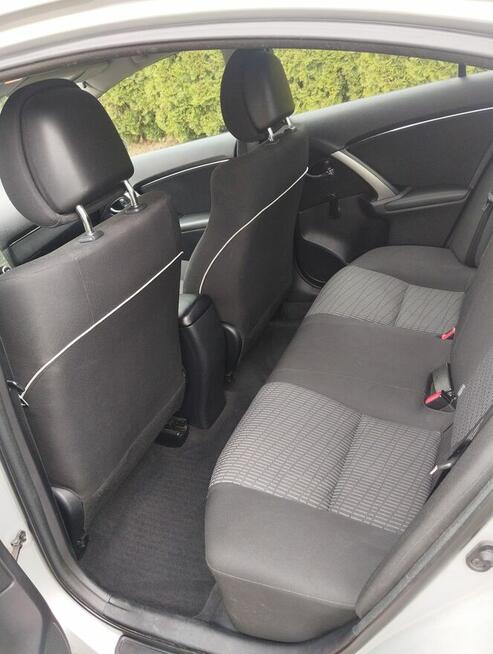 Toyota Avensis Iwkowa - zdjęcie 8