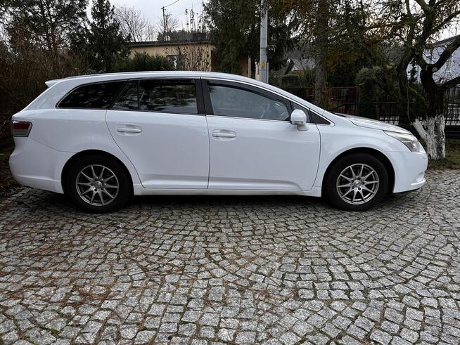 Toyota Avensis kombi 2.0 D-4D 2010 pierwszy użytkownik Zawada - zdjęcie 1