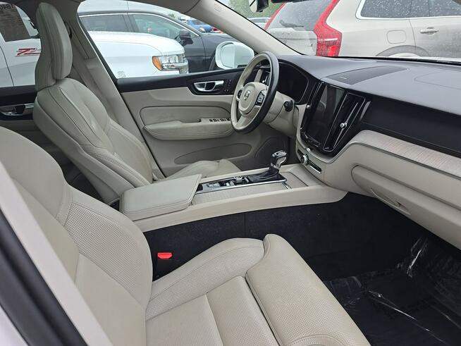 Volvo XC 60 INSCRIPTION / AWD / T5 / niski przebieg Tarnów - zdjęcie 9