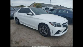 Mercedes C 300 4Matic / pakiet AMG / niski przebieg Warszawa - zdjęcie 3