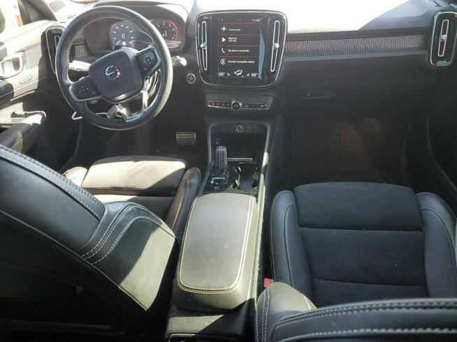 Volvo XC 40 / T5 R-DESIGN / 4x4 / niski przebieg / Tarnów - zdjęcie 8