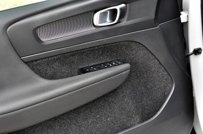 Volvo XC 40 1,5 Benzyna 130KM T2 Full Led Navi Pdc Full Opcja Płock - zdjęcie 12
