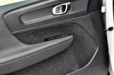 Volvo XC 40 1,5 Benzyna 130KM T2 Full Led Navi Pdc Full Opcja Płock - zdjęcie 12