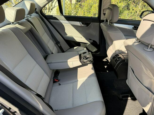 Mercedes C 180 Bardzo zadbana - 100% oryginalny przebieg Poznań - zdjęcie 10
