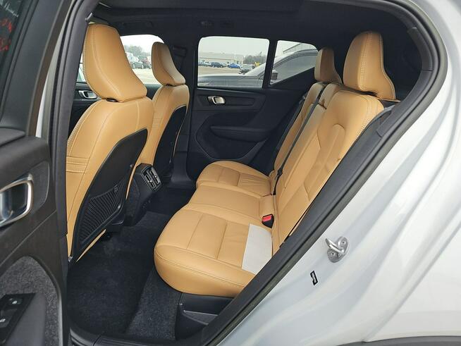 Volvo XC 40 INSCRIPTION / AWD / T5 / niski przebieg Chwaszczyno - zdjęcie 11