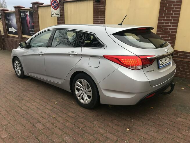 Hyundai i40 1,6 benzyna bezwypadkowy serwis Słupsk - zdjęcie 8