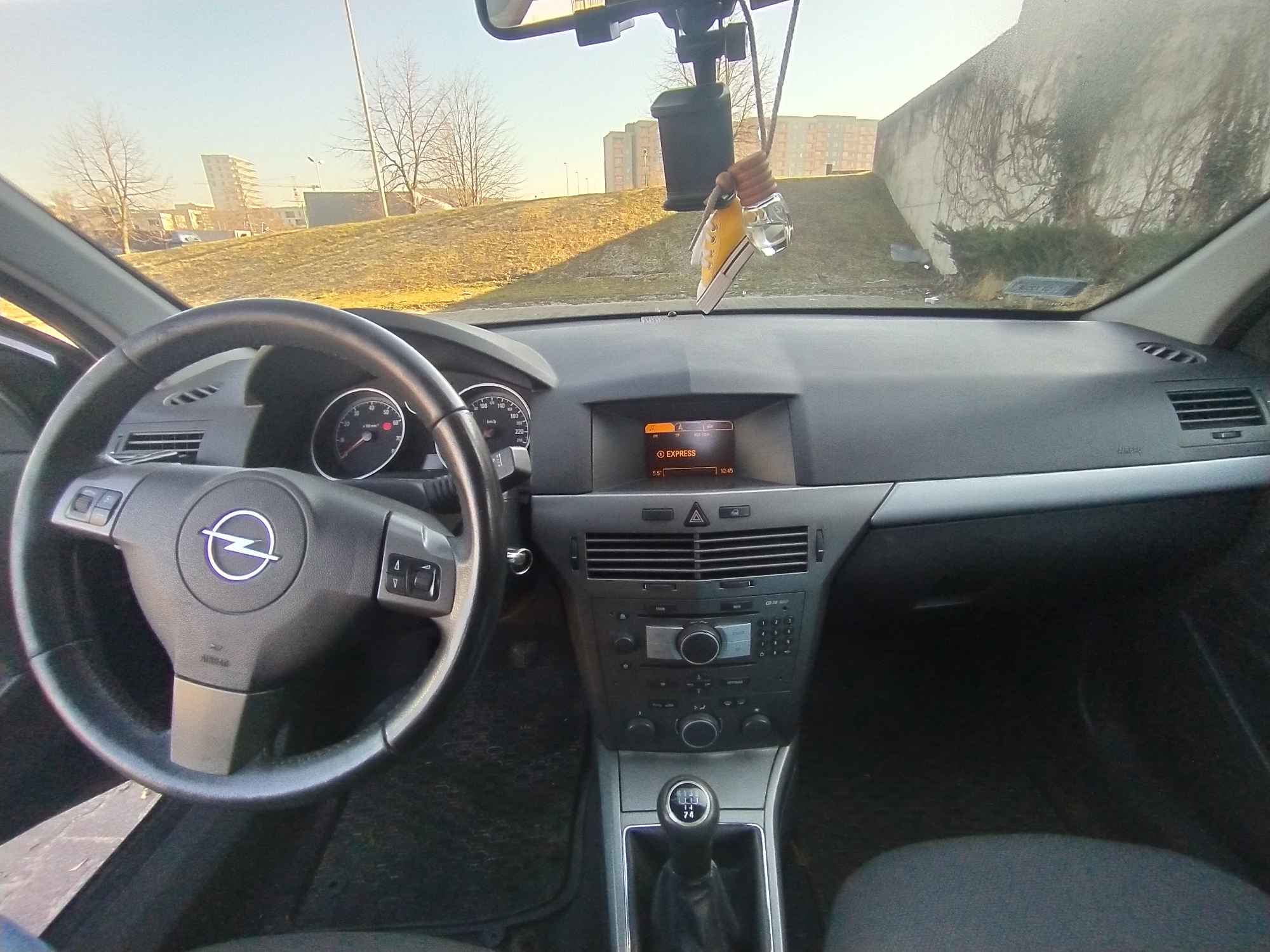 Sprzedam Opel Astra III H Kombi 1,6 rocznik 2006 Tychy - zdjęcie 11