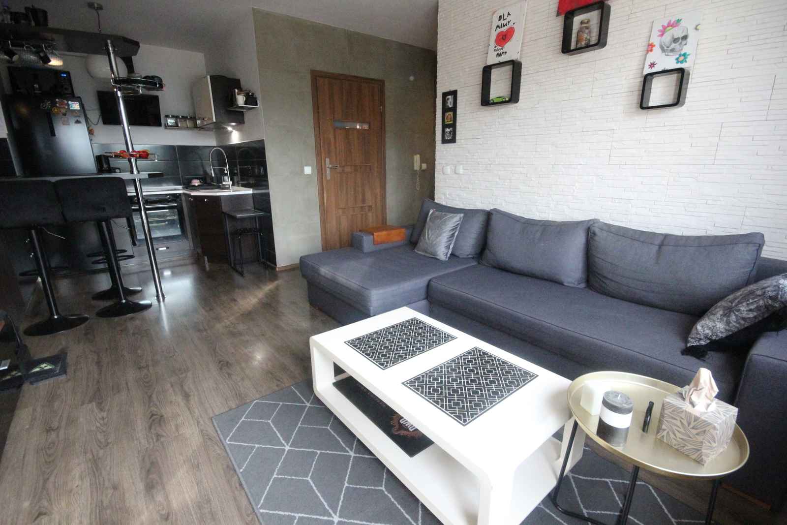 2pok, 39met, okolice Gagarina BALKON/MP/2011 (Wrocław) Fabryczna - zdjęcie 1