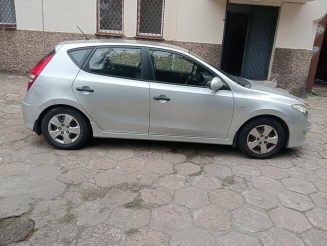 Sprzedam Hyundai I30 1.4 benzyna 2010 rok Śródmieście - zdjęcie 3