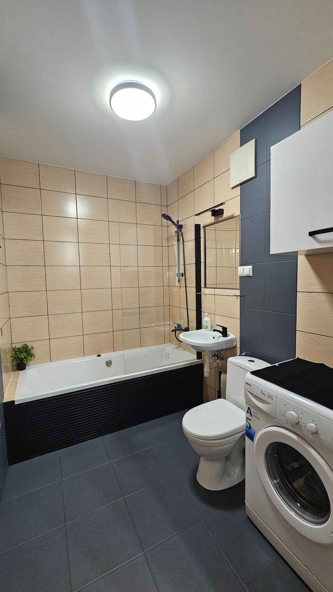 wynajme 2 pok z aneksem, Dywizjonu 303 ,wlasciciel , wolne od zaraz Nowa Huta - zdjęcie 5