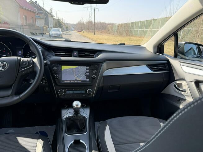 Toyota Avensis 2.0 D-4D Edition S Jaworzno - zdjęcie 10