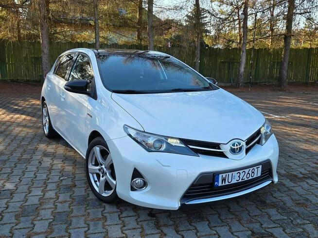 Toyota Auris 1.8 Benzyna Hybryda 136km Automat Biała Perła Zwoleń - zdjęcie 6
