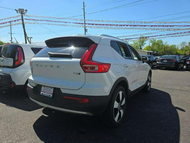 Volvo XC 40 AWD / Momentum / niski przebieg Tarnów - zdjęcie 4