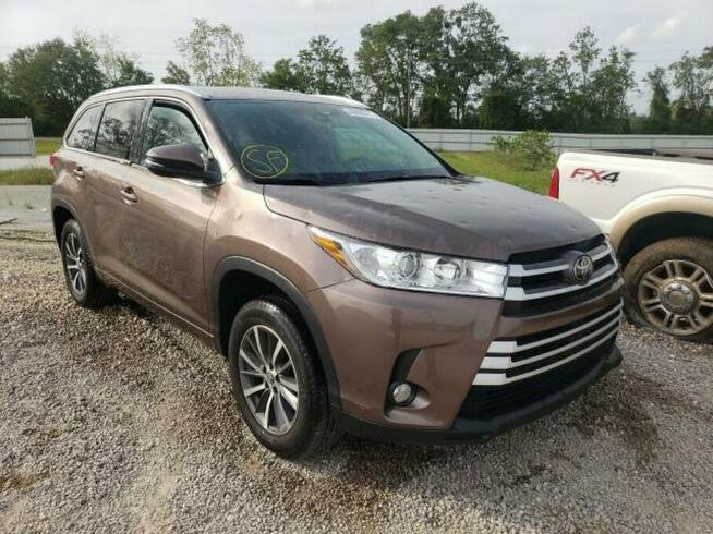 Toyota Highlander 2018, 3.5L, SE, po gradobiciu Warszawa - zdjęcie 2