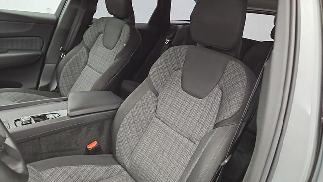 Volvo XC 60 B4 B Core aut ! Z Polskiego Salonu ! Faktura Vat ! Warszawa - zdjęcie 11
