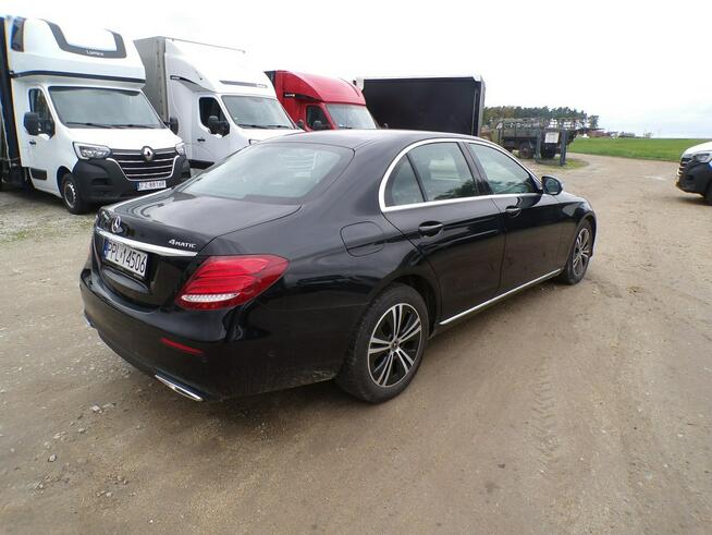 MERCEDES -benz E 220 D 4 MATIC polski salon Raszków - zdjęcie 3