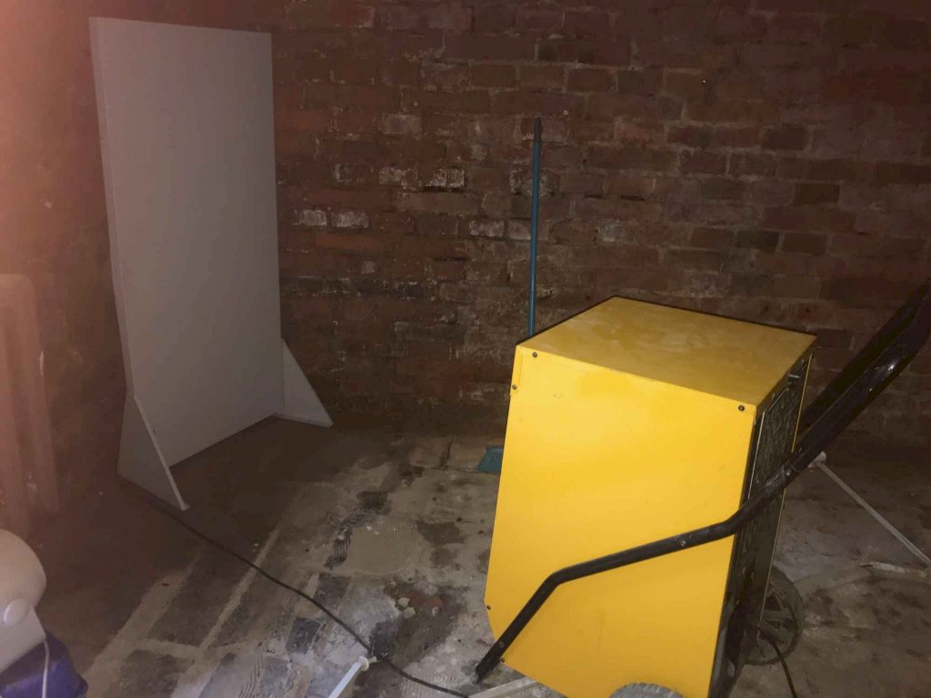 POCHŁANIACZ WILGOCI WYNAJEM !OSUSZANIE BUDYNKÓW PO ZALANIU Ustroń - zdjęcie 2