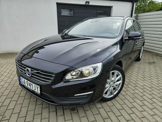 Volvo V60 D2 1.6 115KM manual BEZWYPADEK bardzo zadbany NAVI BDB stan Gdynia - zdjęcie 1